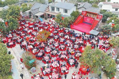 千人共赴坝坝宴 “这个年圆满了”